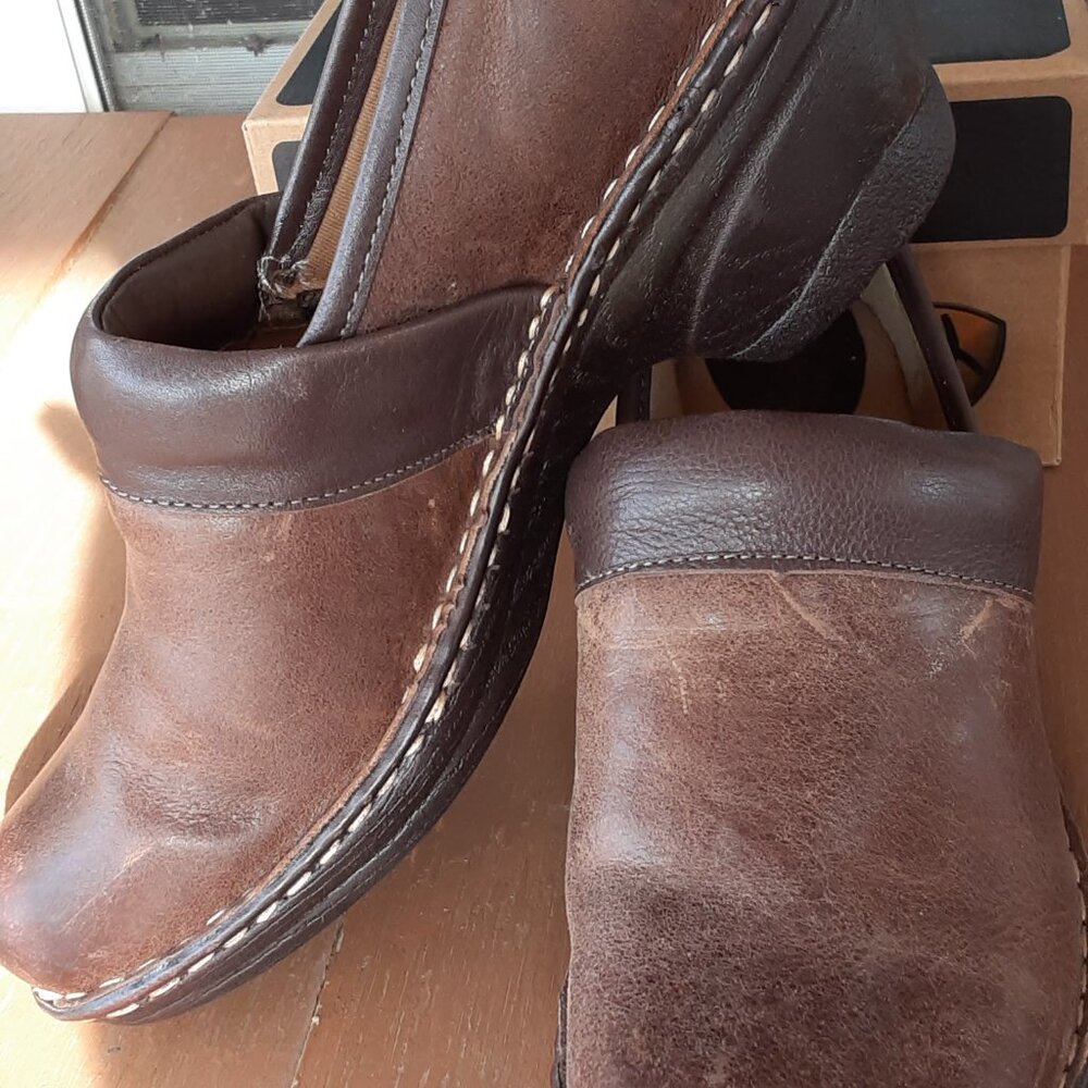 Softspot "Tulip" Leather Clogs